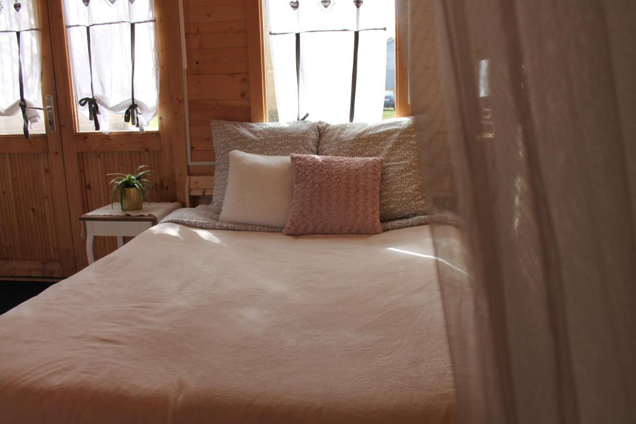 Chambre Studio Photo Chalet Sdb Partagee A Proximite Chavagne Esterno foto